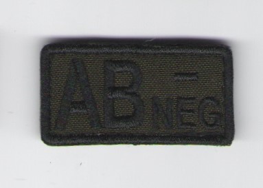 Н408 Группа крови AB- (4-) фон олива, черные буквы 5х2,5см фото, описание