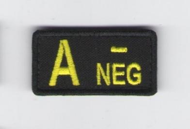 Н412 Группа крови A- (2-) черный фон, желтые буквы 5х2,5см фото, описание